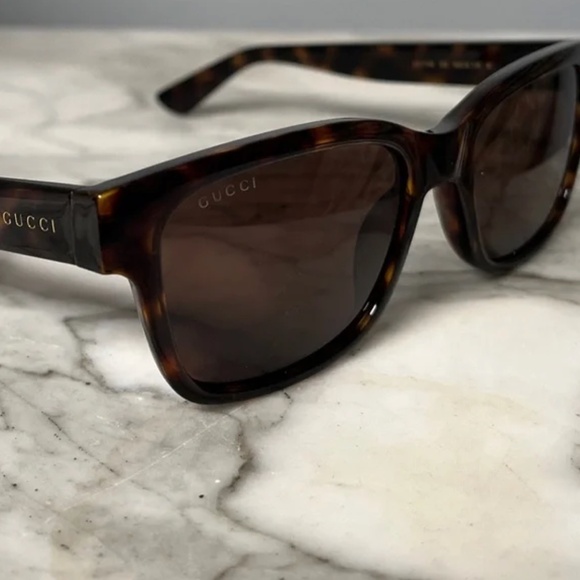 GUCCI| SQUARE TORTOISE SUNGLASSES - Picture 5 of 12